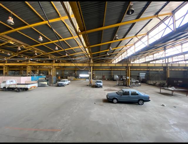 8,651M² WAREHOUSE FOR SALE IN STORMILL